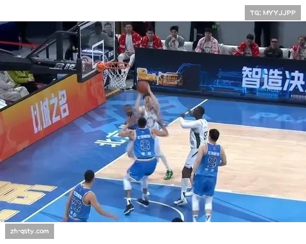 北京防线被郭昊文单场30分撕碎 周琦内线护框下滑暴露后卫线身高劣势